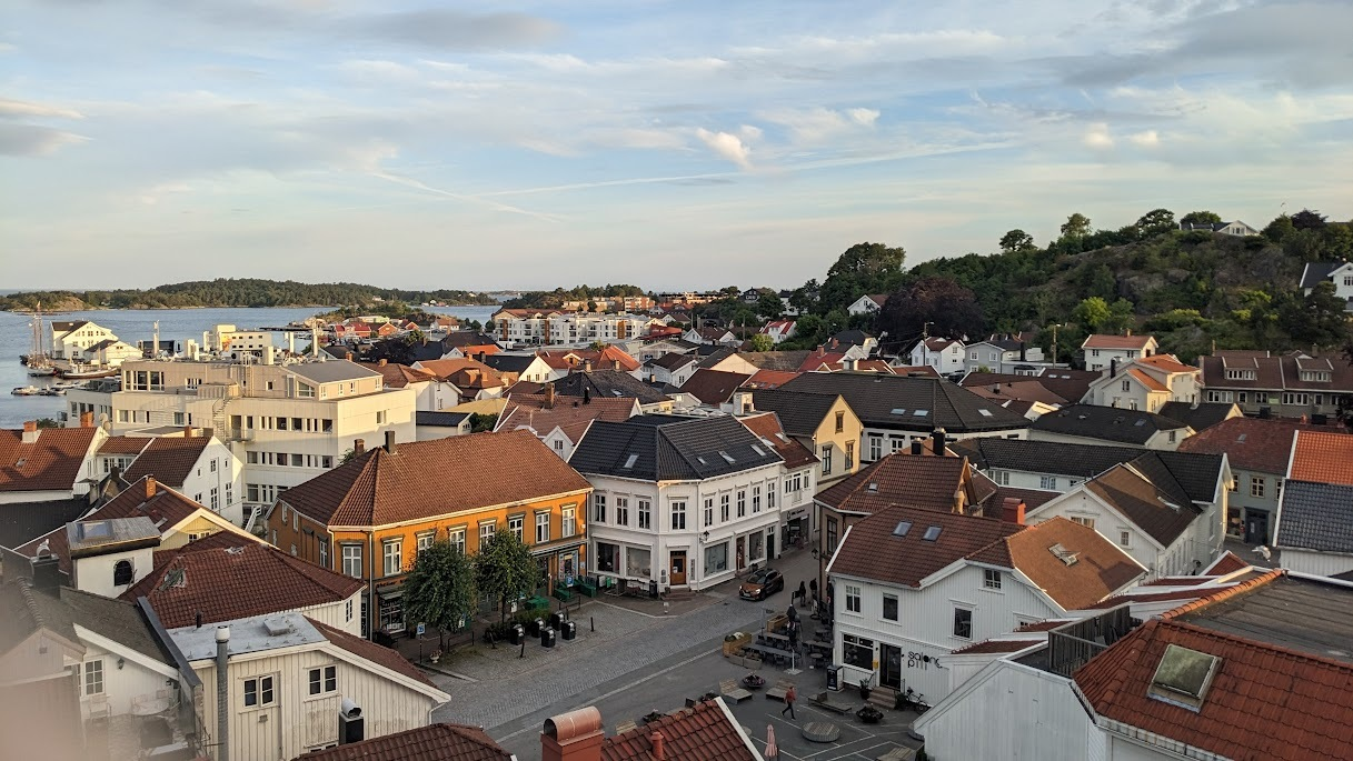 Grimstad - set fra toppen af Scandic hotellet
