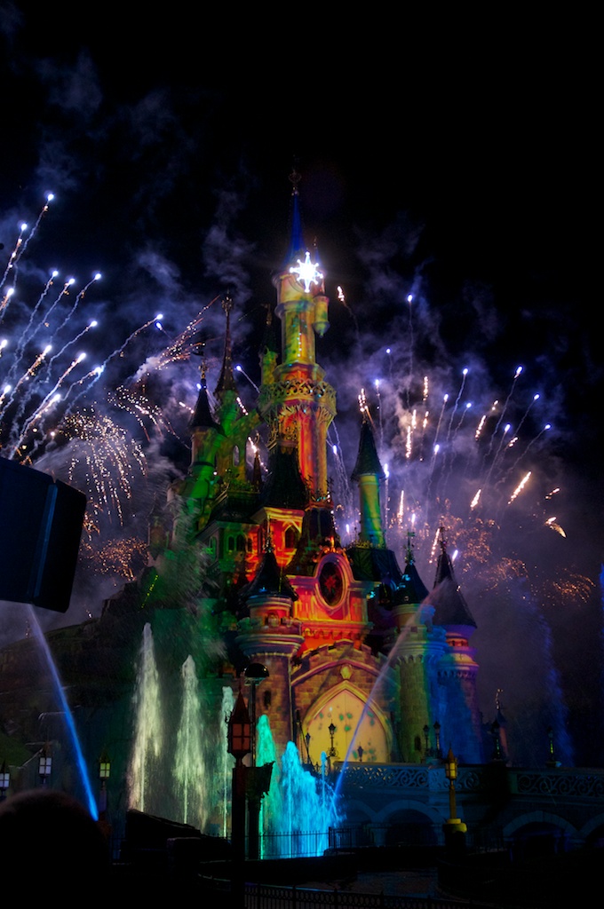 The Magic Castle under aftenshow, Disneyland